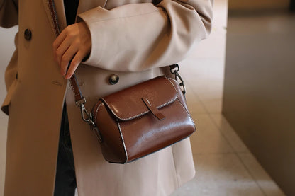 Aurora Class- – Bolso Concha para Mujer de Cuero Genuino, Elegante y Compacto