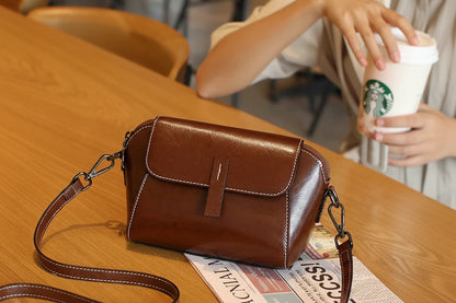 Aurora Class- – Bolso Concha para Mujer de Cuero Genuino, Elegante y Compacto